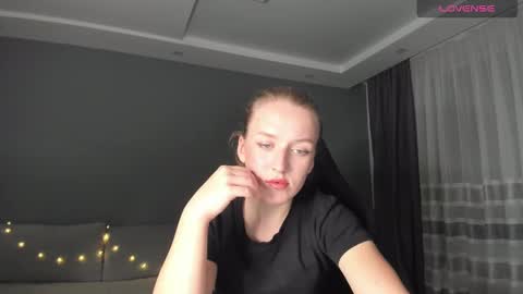 AnnyFourse online show from December 3, 3:33 pm