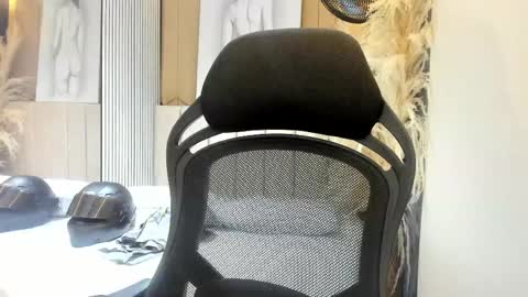 AnnyT online show from March 30, 11:15 pm