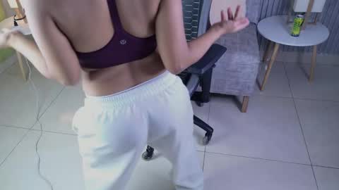 anthonela19_ online show from February 17, 4:56 am