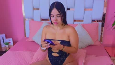    online show from January 3, 10:20 am