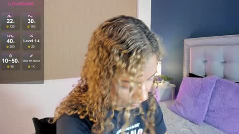 Sarah online show from December 20, 1:54 pm