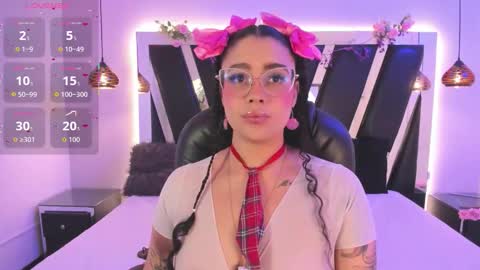 A N T O N E L L E  online show from March 6, 11:05 am