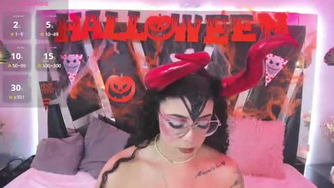 A N T O N E L L E  online show from October 18, 11:35 am