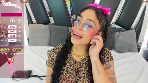 A N T O N E L L E  online show from December 2, 11:12 am