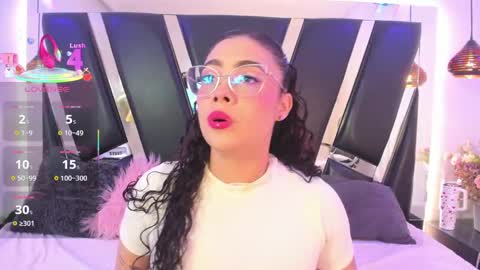 A N T O N E L L E  online show from October 7, 11:36 am