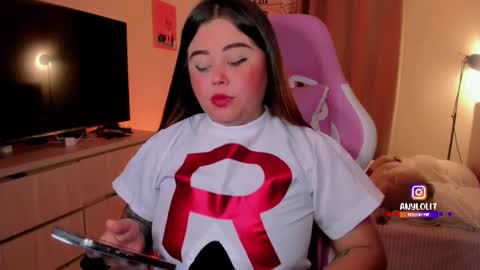   Independent model  online show from October 23, 8:15 pm