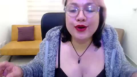 anyaluxx online show from June 21, 10:52 am