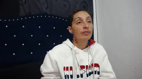 anyu online show from December 6, 8:37 am