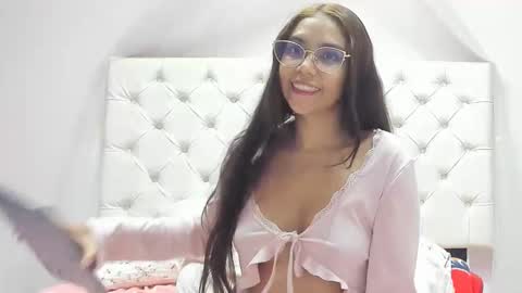 Aome Rainbow online show from March 29, 7:07 am