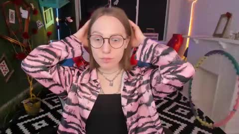 APHEX QUEEN online show from February 26, 1:11 pm