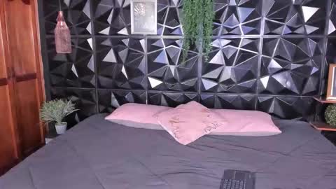 apprilfoxx online show from January 8, 12:31 pm