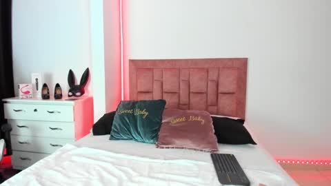 april collinsxx online show from January 6, 10:57 pm