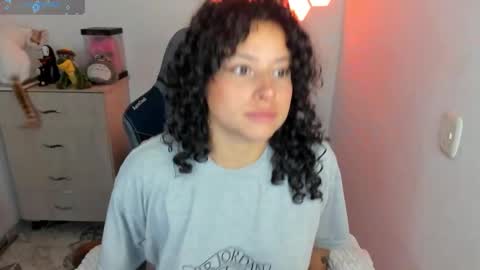 aqua emilly online show from October 18, 10:44 pm