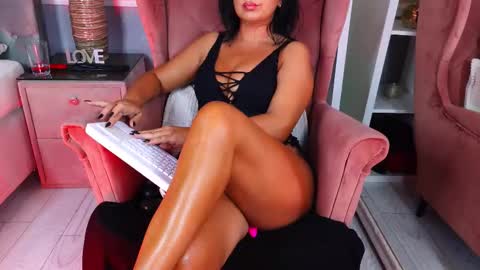 AQueenMonica online show from September 15, 1:19 pm