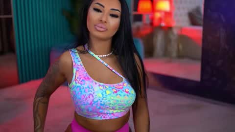 arabellaposh online show from November 3, 6:39 am