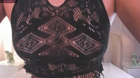 Aria  online show from December 29, 3:11 am