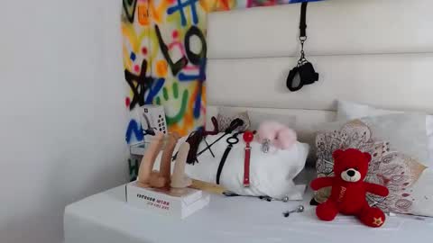 aria online show from February 28, 12:09 pm