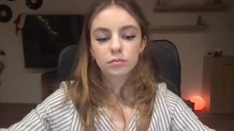 AriaCreazy online show from December 19, 9:49 pm