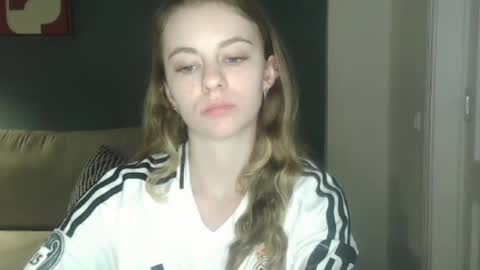 AriaCreazy online show from September 22, 8:40 pm