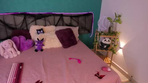      online show from October 27, 1:06 pm