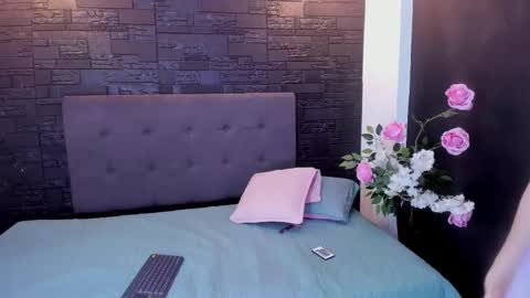      online show from March 1, 11:39 am