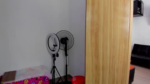  ariana  online show from November 5, 5:40 pm