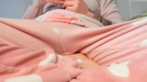 Ariana  Steven online show from March 12, 4:09 pm