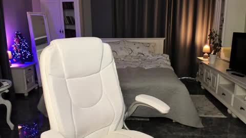 Ana online show from December 16, 12:06 pm