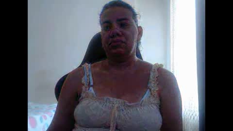 ariannaloovel online show from February 2, 3:33 pm