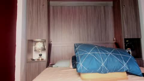 ariannavega_ online show from May 16, 11:42 am