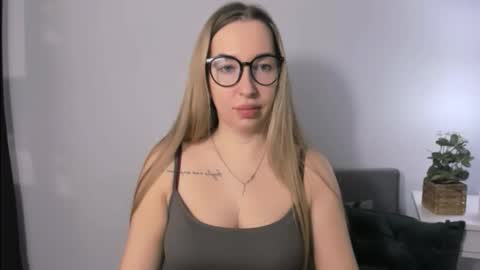 Aria online show from February 15, 7:22 am