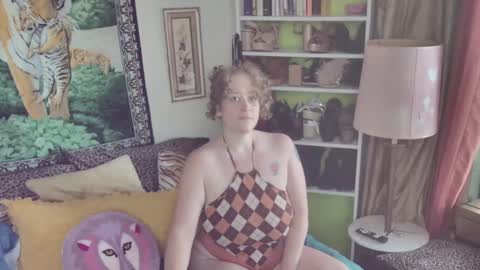 Arielle Ari online show from October 1, 7:30 pm