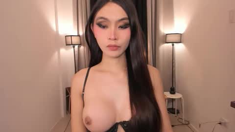 MIRA GREYSON online show from April 21, 12:36 am