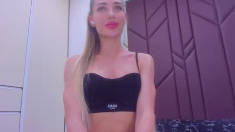 AriellaBlonde online show from February 25, 10:30 pm