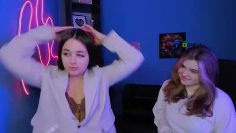 arielmell online show from February 20, 3:13 pm