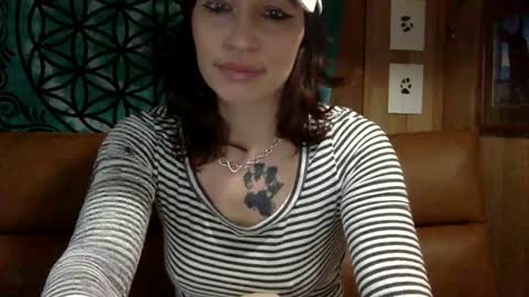 ariel  colin when hes here online show from February 25, 2:26 pm