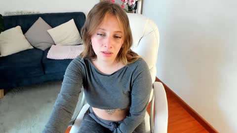 Ari  online show from January 30, 7:48 pm