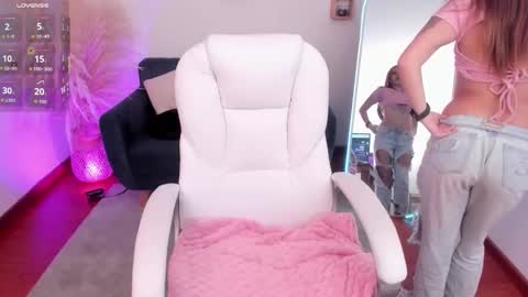 Ari  online show from October 15, 8:11 pm