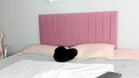 Ariel online show from November 11, 3:09 pm