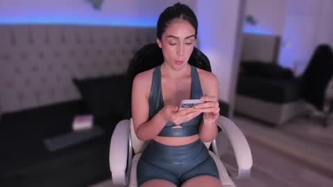 AriKohler online show from December 26, 7:05 pm