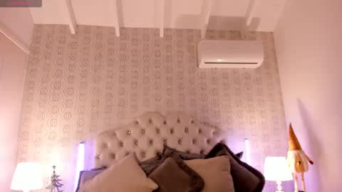 Ari Robert online show from December 19, 4:37 am