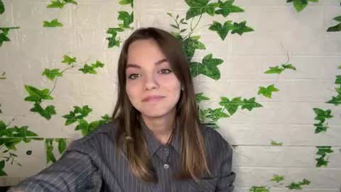 Lisa online show from June 27, 2:12 pm