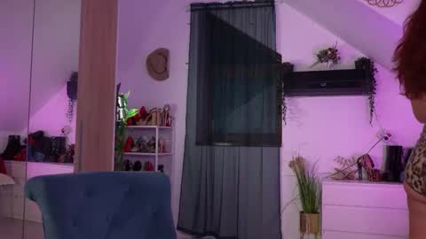 Amalia online show from March 26, 3:19 am