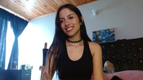   Independent Model online show from February 5, 6:37 pm