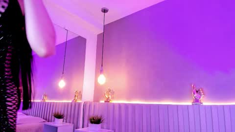 I am Ashley online show from February 10, 6:55 pm