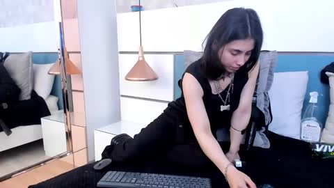 Ashkoreh online show from October 26, 7:20 pm