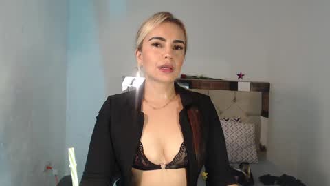 ashley__tylor online show from March 12, 2:09 am