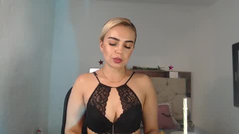 ashley__tylor online show from March 9, 12:42 am