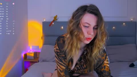 Ashleyanngraham online show from January 14, 11:10 am