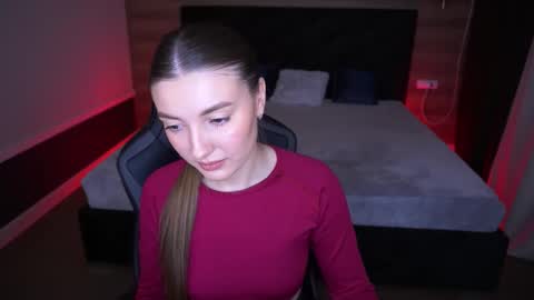 ashleybaee online show from December 3, 2:19 pm